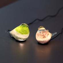 画像をギャラリービューアに読み込む, 丸くてかわいい小鳥たちをモチーフとしたガラス製のインテリアオブジェランプ HEALING LITTLE BIRD（ヒーリング リトル バード）
