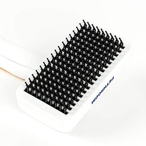 ワンタッチボタンで簡単かつ綺麗に毛を除去できる PETHROOM ヒーリングスリッカーブラシ