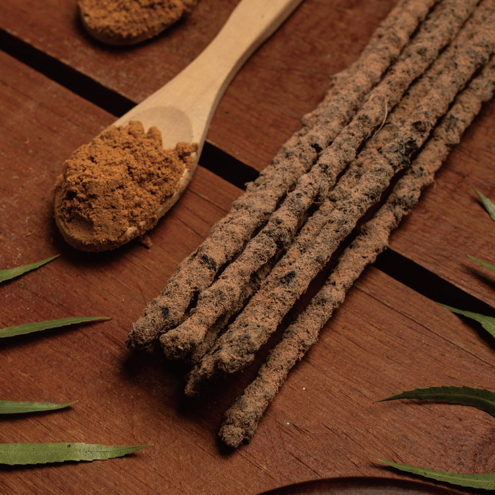 純粋な樹脂と天然成分のプレミアム品質なお香 INCENSE NATURAL 8本入り