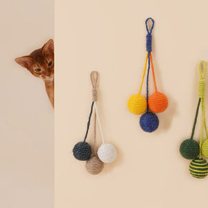 壁やドアノブに掛けられるペット用おもちゃ JUTE ROPE TOY