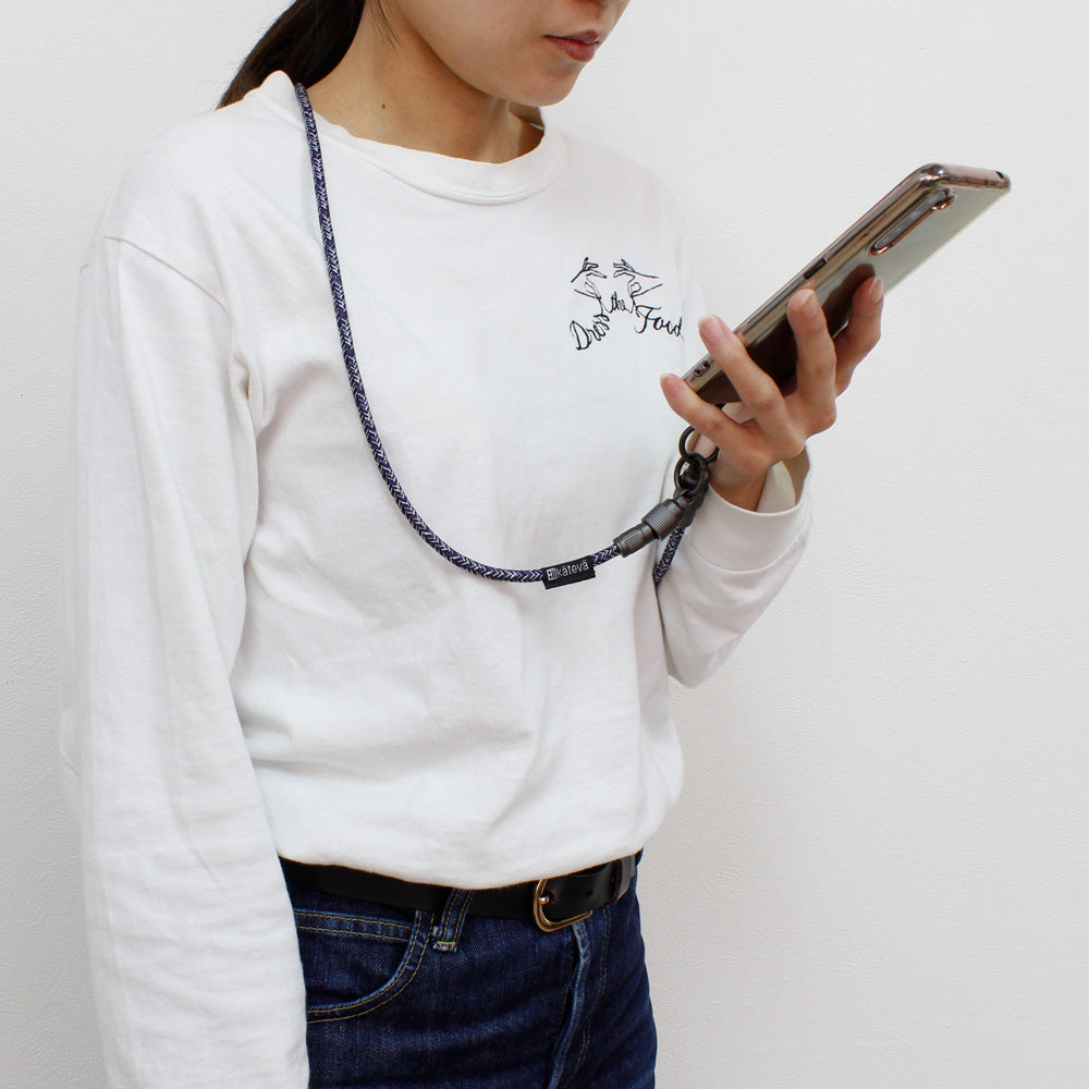 充電ケーブルとしても使える便利なスマホストラップ Kateva CHARGER