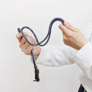 充電ケーブルとしても使える便利なスマホストラップ Kateva CHARGER STRAP