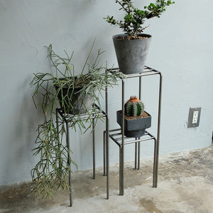 植物を引き立てるプランタースタンド KNOP plant stands（ノップ プラントスタンド）
