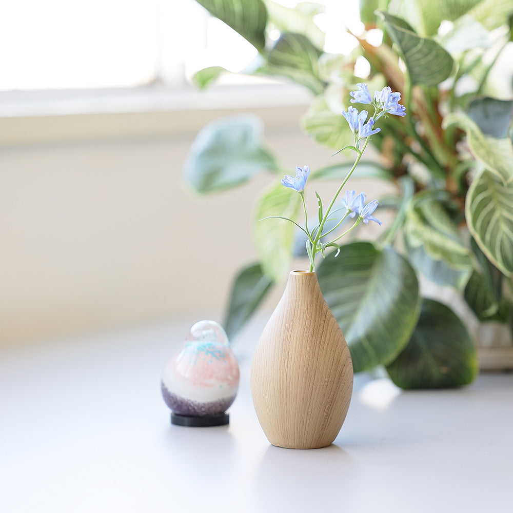 木の模様を丁寧にプリントした陶器製の一輪挿し KOKKOLA（コッコラ