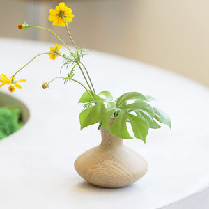 【予約商品】木の模様を丁寧にプリントした陶器製の一輪挿し KOKKOLA（コッコラ）