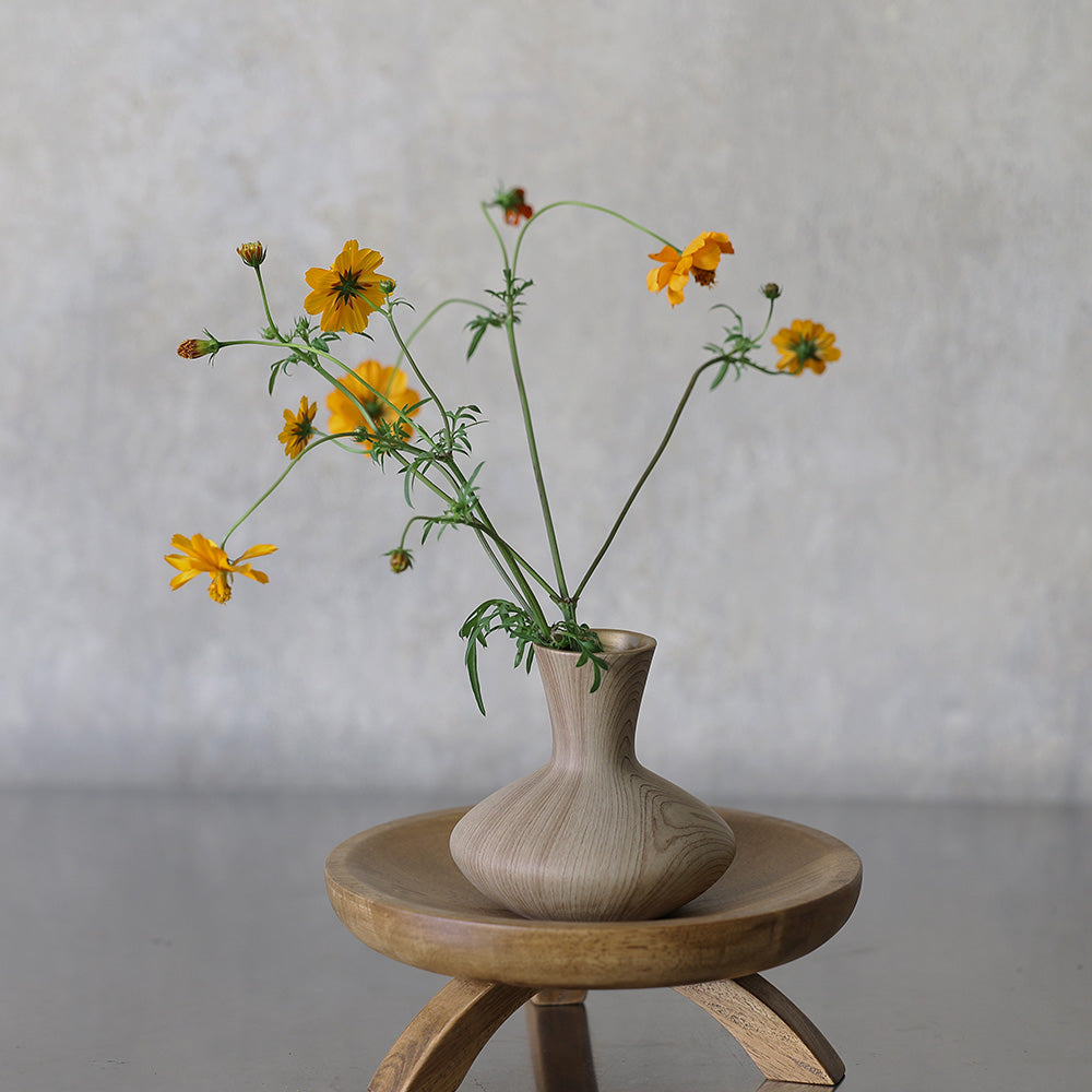 木の模様を丁寧にプリントした陶器製の一輪挿し KOKKOLA（コッコラ