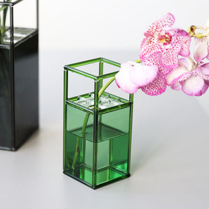 都会の風景を閉じ込めたような器 MARHA VASE（マーハ ベース）