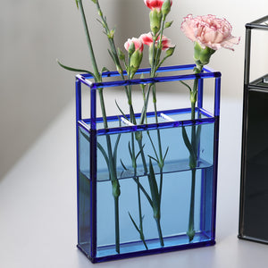都会の風景を閉じ込めたような器 MARHA VASE（マーハ ベース）