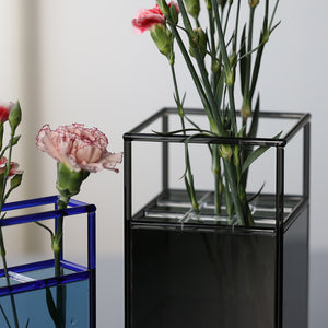 都会の風景を閉じ込めたような器 MARHA VASE（マーハ ベース）