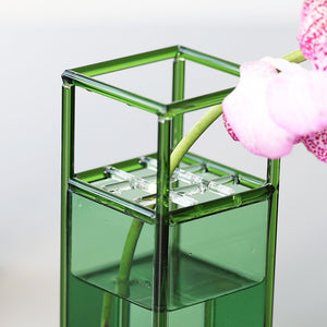 都会の風景を閉じ込めたような器 MARHA VASE（マーハ ベース）