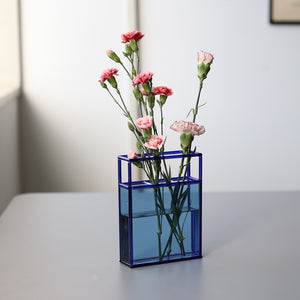 都会の風景を閉じ込めたような器 MARHA VASE（マーハ ベース）