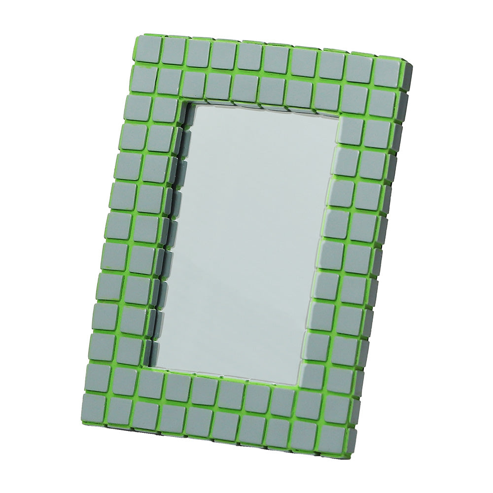 色彩の調和が美しいタイル風ミラー MEX MIRROR（エムイーエックス