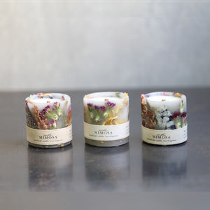 本物のカーネーションを閉じ込めた、華やかで上品なデザインのキャンドル MIMOSA Flower Candle Carnation