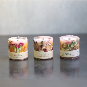 本物のカーネーションを閉じ込めた、華やかで上品なデザインのキャンドル MIMOSA Flower Candle Carnation
