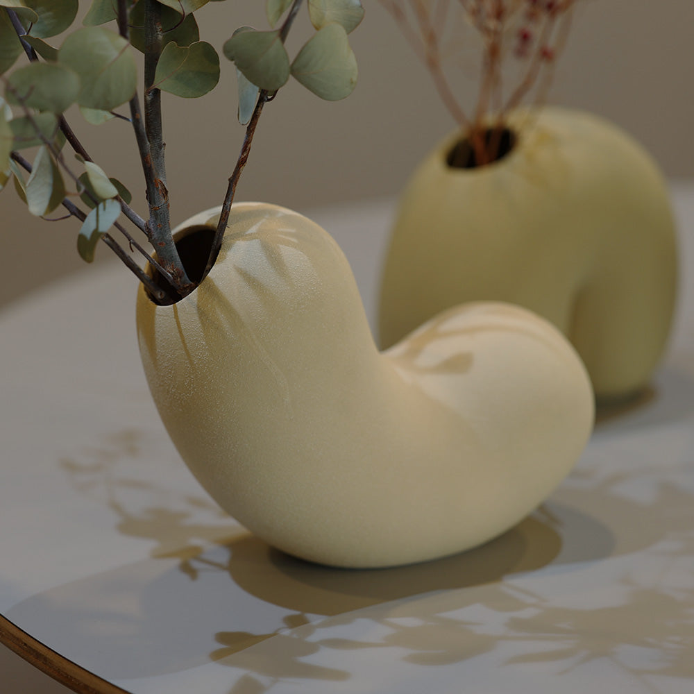 シンボリックな美、象徴的な姿のフラワーベース Moku、Moma、Mori