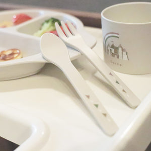 100%トウモロコシ由来のエコフレンドリーな子ども向け食器セット MY FIRST PLATE（マイ ファースト プレート）
