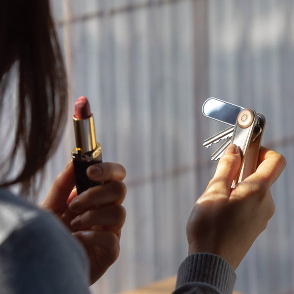 素早く身だしなみがチェックできるツール Nail File ＆ Mirror – MAG