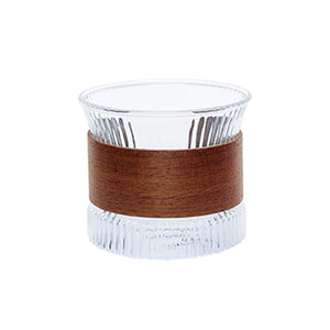 ウォルナット材のスリーブが温かい飲み物にも、冷たい飲み物にも似合う noon design cup mini（ヌーン デザインカップ ミニ）