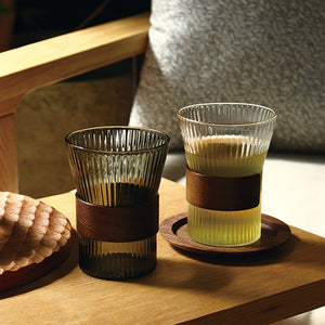 暖かみのある天然のウォルナット材をスリーブ部分に使用した noon design cup（ヌーン デザインカップ）