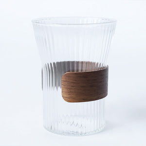 暖かみのある天然のウォルナット材をスリーブ部分に使用した noon design cup（ヌーン デザインカップ）