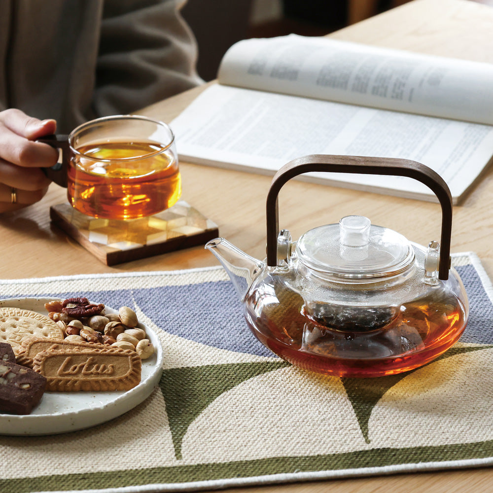 【予約商品】シンプルながらもどこか懐かしい雰囲気を感じさせるティーポット noon teapot roomy（ヌーン ティーポット ルーミー）