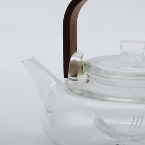 【予約商品】シンプルながらもどこか懐かしい雰囲気を感じさせるティーポット noon teapot roomy（ヌーン ティーポット ルーミー）