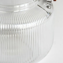 画像をギャラリービューアに読み込む, 【予約商品】ガラスに刻まれた繊細なリブが光を反射し、ティータイムをより魅力的な時間にしてくれる noon teapot stripe（ヌーン ティーポット ストライプ）
