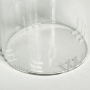 【予約商品】ガラスに刻まれた繊細なリブが光を反射し、ティータイムをより魅力的な時間にしてくれる noon teapot stripe（ヌーン ティーポット ストライプ）