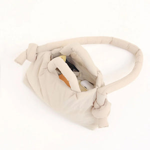 必要な小物がすべて入るので、ちょっとした外出にちょうどいいサイズのバッグ OLEND MiniOna Soft Bag