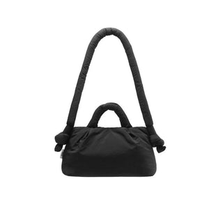 必要な小物がすべて入るので、ちょっとした外出にちょうどいいサイズのバッグ OLEND MiniOna Soft Bag