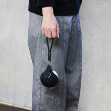 画像をギャラリービューアに読み込む, デザイン性と機能性が融合した、球体型のステンレスウォーターボトル Orb Bottle（オーブボトル）
