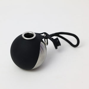 デザイン性と機能性が融合した、球体型のステンレスウォーターボトル Orb Bottle（オーブボトル）