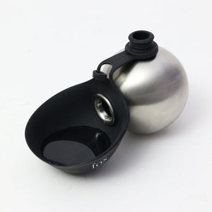 デザイン性と機能性が融合した、球体型のステンレスウォーターボトル Orb Bottle（オーブボトル）