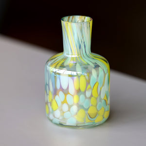 ドリッピングアートのような色鮮やかなガラスのフラワーベース PALETTE VASE（パレット ベース）