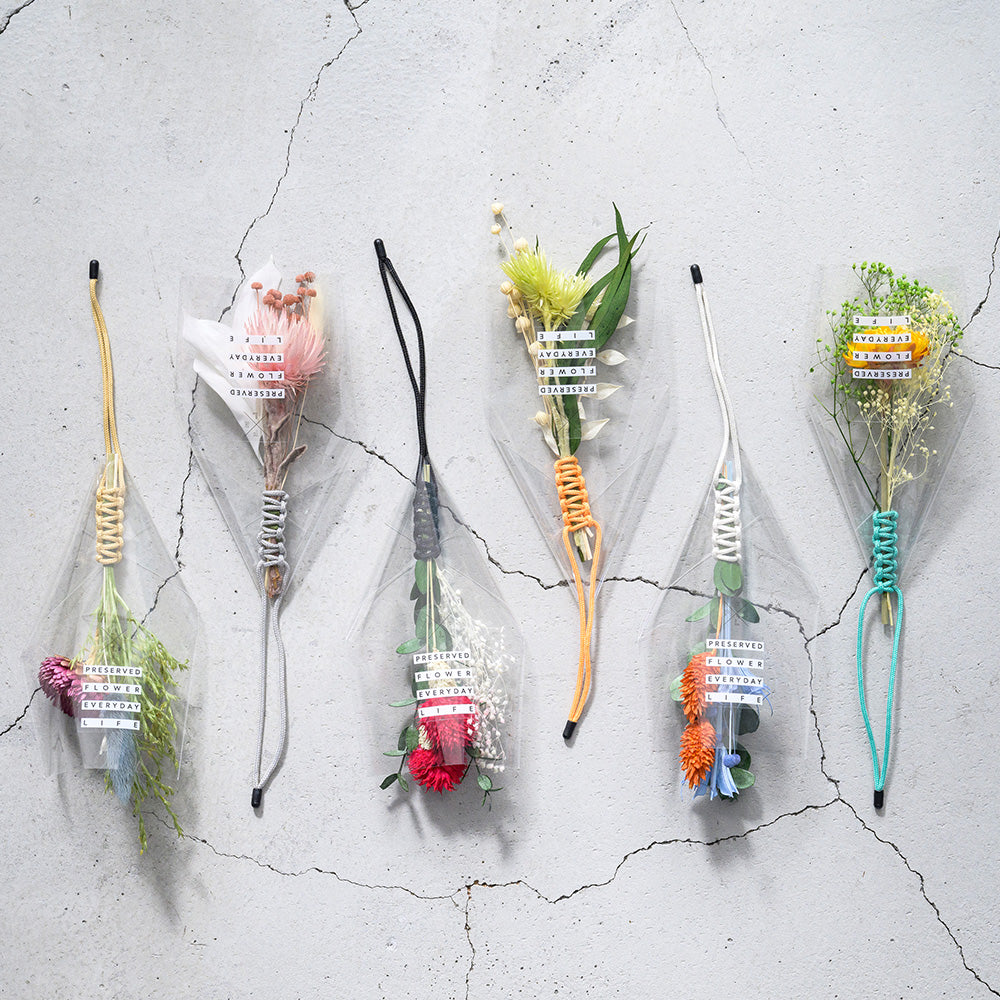 パラコードで組み編まれたミニブーケ PFEL MINI BOUQUET
