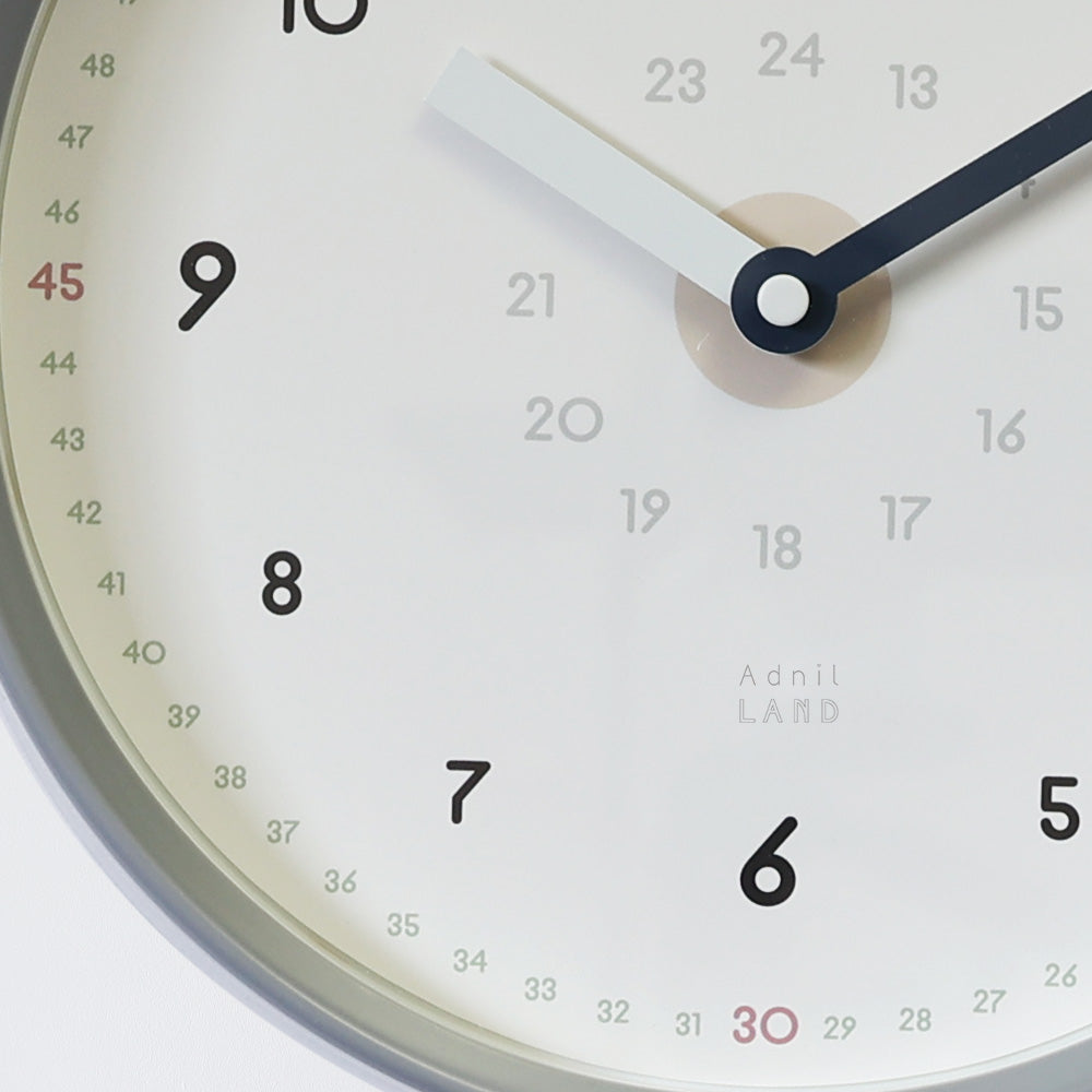 振り子のリズムが心地の良い掛け時計 PIKO CLOCK（ピコ クロック