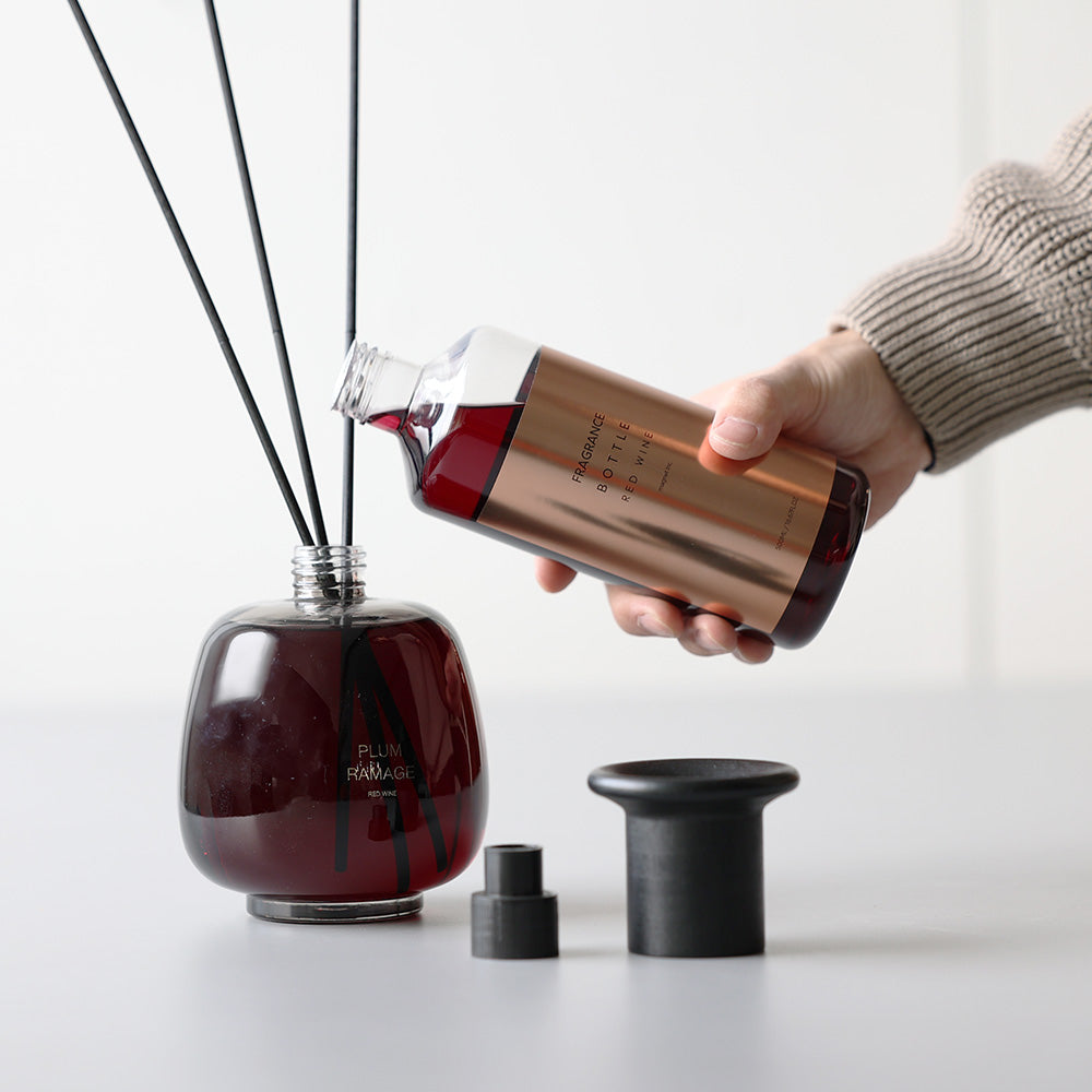 高級ワインを思わせる芳醇な香りが特徴のリードディフューザー PLUM
