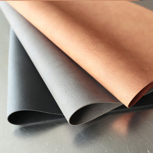 レザーの風合いを再現したランチョンマット RECYCLABLE PLACEMAT PU LEATHER（リサイクラブル プレイスマット PUレザー）