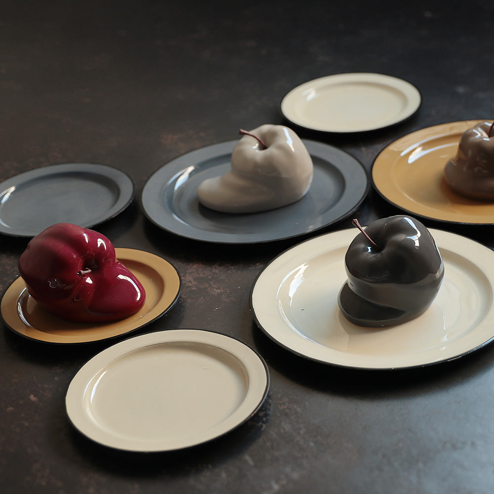 壁掛けもできる 溶けたりんごのオブジェ Robben（ロッペン） – MAG