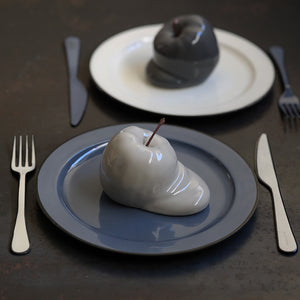 壁掛けもできる 溶けたりんごのオブジェ Robben（ロッペン）