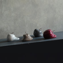 画像をギャラリービューアに読み込む, 壁掛けもできる 溶けたりんごのオブジェ Robben（ロッペン）
