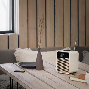 コンパクトなボディから放たれる高音質サウンド Ruarkaudio「R1mk4」Deluxe Bluetooth Radio