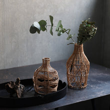 画像をギャラリービューアに読み込む, 【予約商品】ラタン編みのナチュラルな魅力で、異国雰囲気をそっと奏でるフラワーベースカバー Sadio Tiny（サディオ タイニー）
