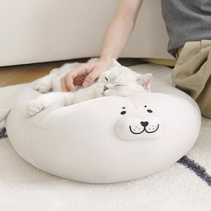 滑らかな手触りのアザラシ型ペット用ベッド SEAL ICE-FIL PET COOLING MAT