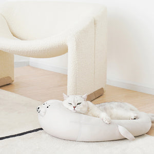 滑らかな手触りのアザラシ型ペット用ベッド SEAL ICE-FIL PET COOLING MAT