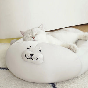 滑らかな手触りのアザラシ型ペット用ベッド SEAL ICE-FIL PET COOLING MAT
