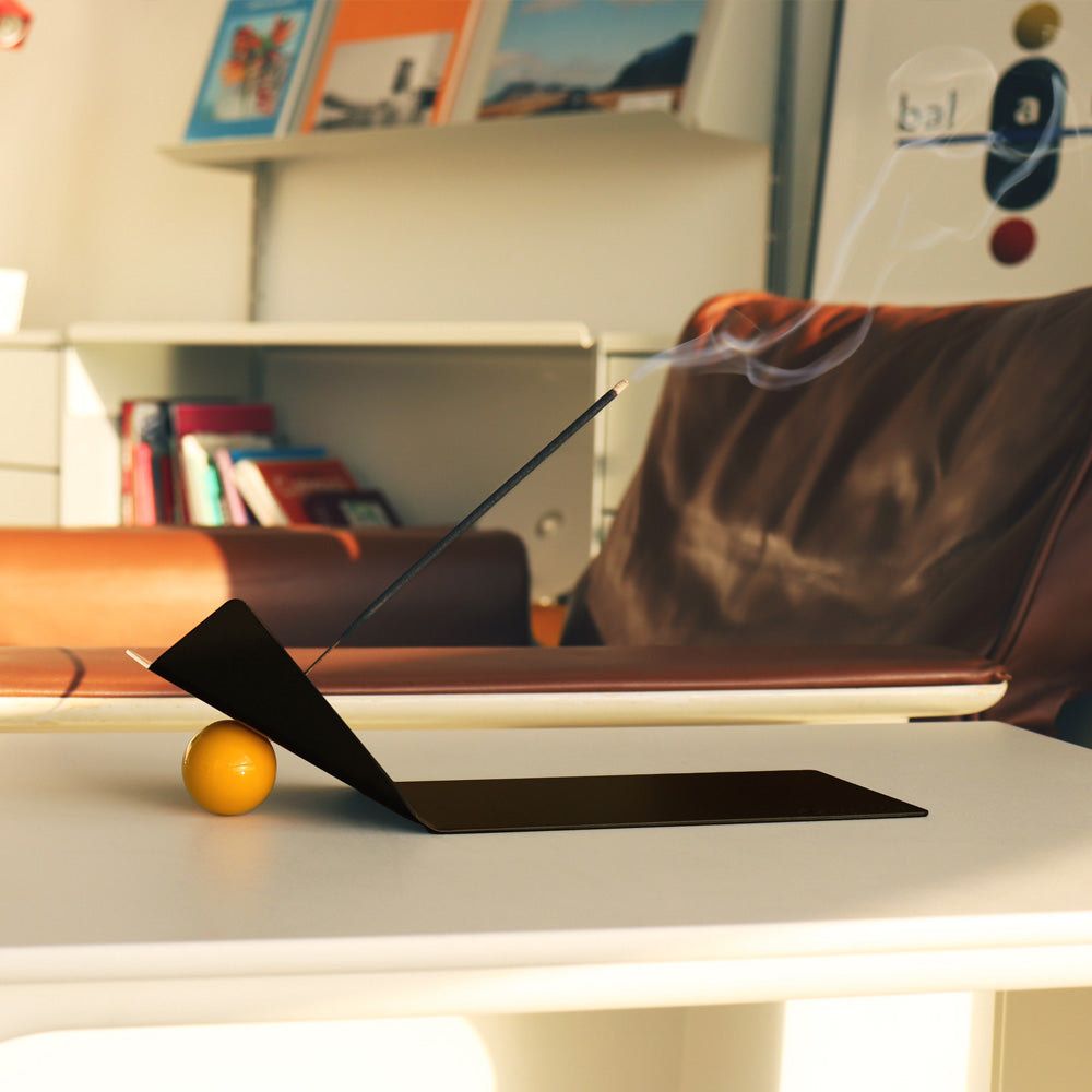 個性的なデザインのインセンスホルダー Shape Of Flying Incense