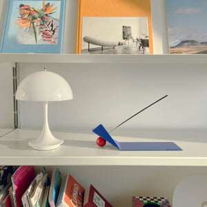 個性的なデザインのインセンスホルダー Shape Of Flying Incense Holder／BLUE BALCONY