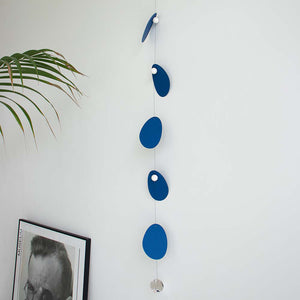 そよ風にそよぐ木の葉のリズムをイメージしてデザインしたハンギングモビール Soft Breeze Hanging Mobile／BLUE BALCONY