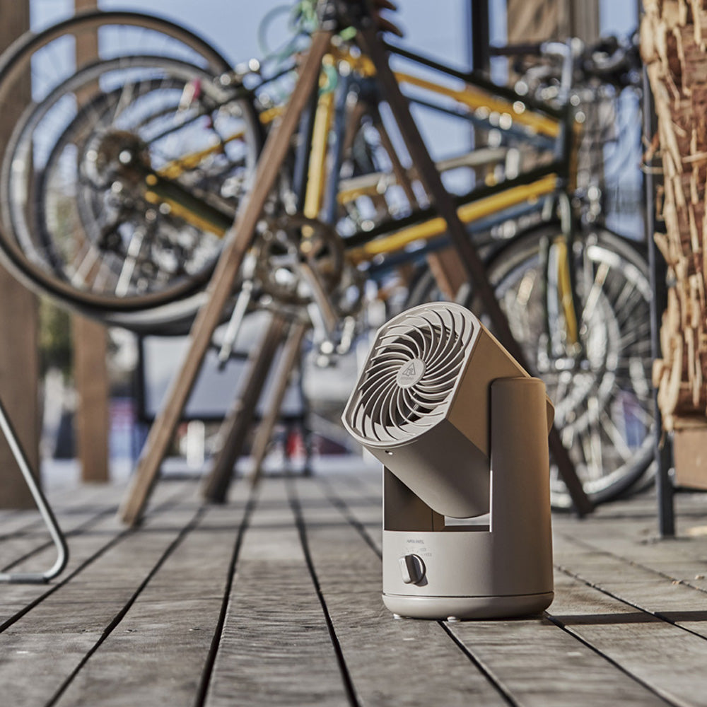 使用する場所を選ばない SOTOMO 充電式フォールディング